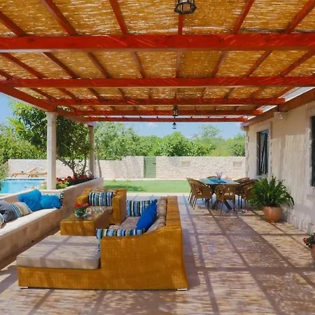 Antonija - Four-bedroom With Terrace And Private Pool Willa *