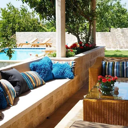 Antonija - Four-bedroom With Terrace And Private Pool Willa