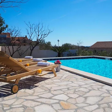 Antonija - Four-bedroom With Terrace And Private Pool