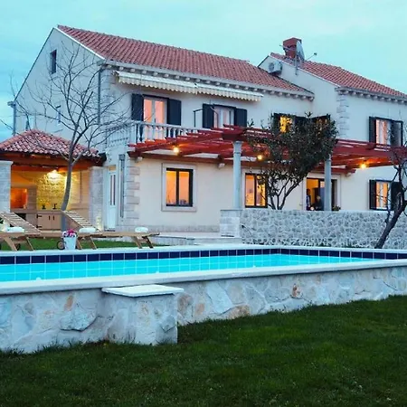 Villa Antonija - Four-bedroom With Terrace And Private Pool *