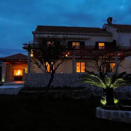 Antonija - Four-bedroom With Terrace And Private Pool *