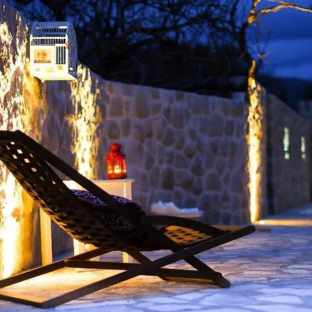 Villa Antonija - Four-bedroom With Terrace And Private Pool Čilipi