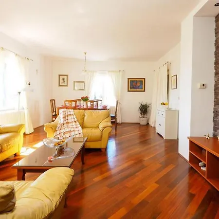 Βίλα Antonija - Four-bedroom With Terrace And Private Pool Čilipi