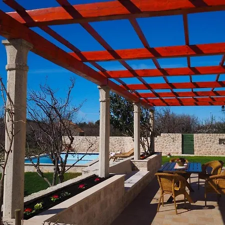 Antonija - Four-bedroom With Terrace And Private Pool Čilipi