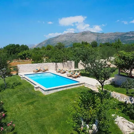 Antonija - Four-bedroom With Terrace And Private Pool