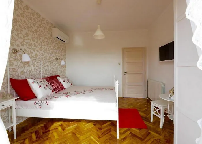 Antonija - Four-bedroom With Terrace And Private Pool