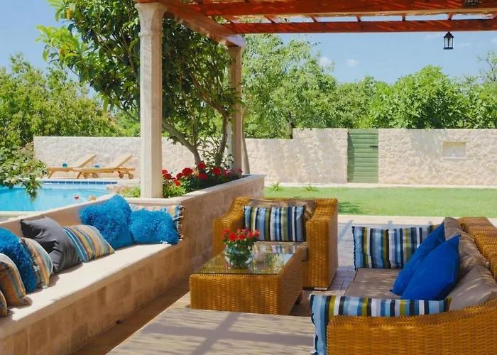 Villa Antonija - Four-bedroom With Terrace And Private Pool